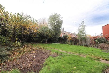 4 bedroom detached house to rent - Photo 4