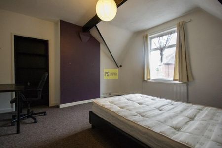 4 bedroom flat to rent - Photo 3