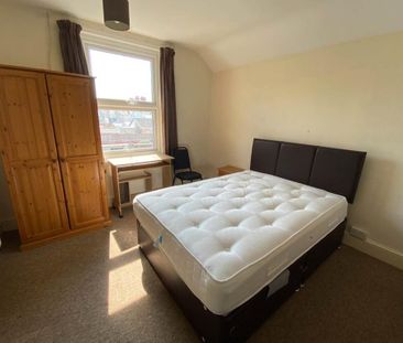 6 bedroom house to rent - Photo 2