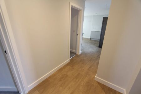 Broomspring Lane, Sheffield, S10 - Photo 3