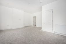 2 bedroom maisonette to rent - Photo 4