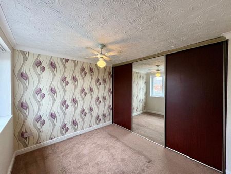3 bedroom terraced house to rent - Photo 3