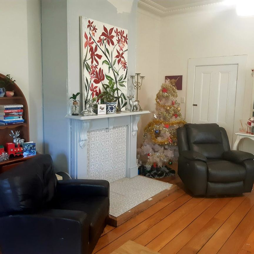 LARGE CHARACTER 2 BEDROOM UNIT - Photo 1