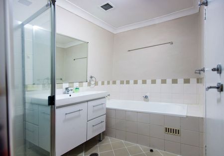 RESORT STYLE APARTMENT Spacious 2 Bedroom Apartment - Photo 5