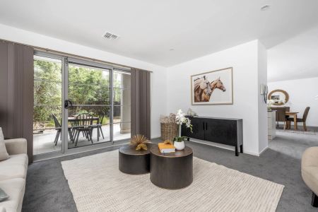 Spacious Urban Living - Photo 2