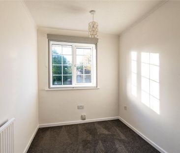 3 bedroom link detached house to rent - Photo 5