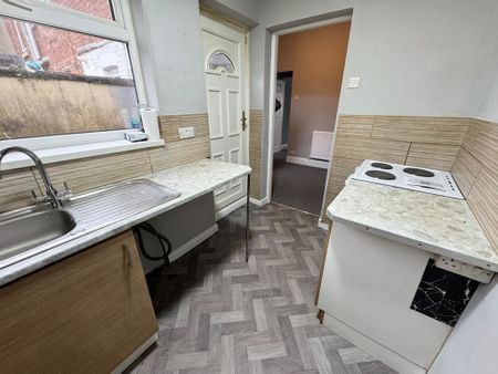 2 Bedroom Mid Terraced House - Photo 5