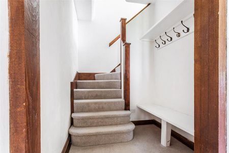 3 bedroom end of terrace house to rent - Photo 3