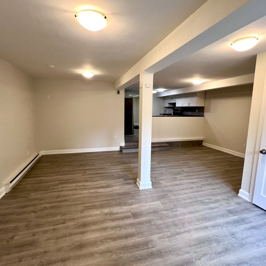 For Lease - 155B Jane Street, Toronto, Ontario - Photo 1