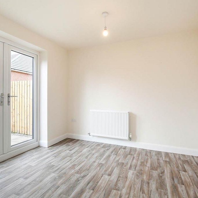 3 bedroom semi-detached house to rent - Photo 1