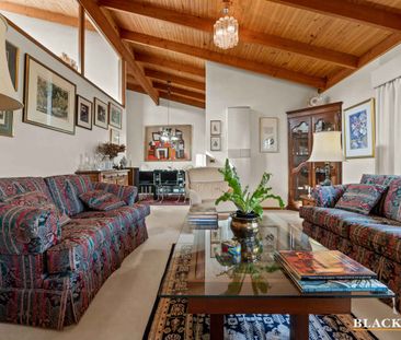 Charming Four-Bedroom Home in Isaacs - Photo 2