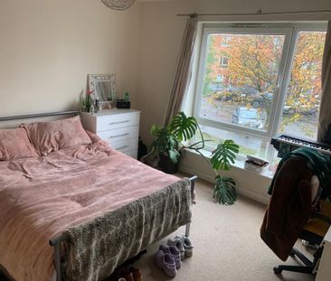 4 bedroom terraced house to rent - Photo 5