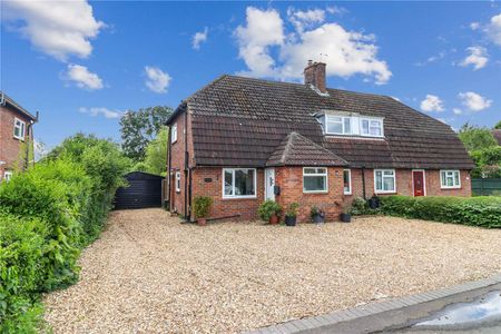 A newly renovated, 3 bedroom semi detached house with stunning views both front and rear over meadows and allotments - Photo 2