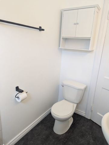 For Lease - 44 Scarboro Beach Main Boulevard, Toronto, Ontario - Photo 5