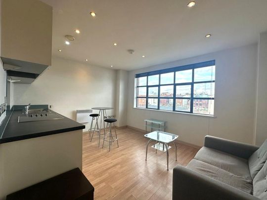 Studio to rent - Photo 1