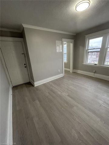 For Lease - 983 Main Street Unit# 6, Hamilton, Ontario - Photo 2