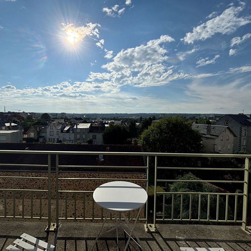 RUE AUGUSTE RENOIR, T2 de 39.92 m² avec balcon et place de parking ! - Photo 1