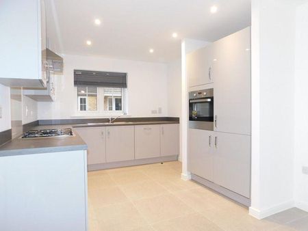3 bedroom detached house to rent - Photo 3