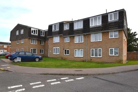 Ozier Court, Saffron Walden, CB11 - Photo 2