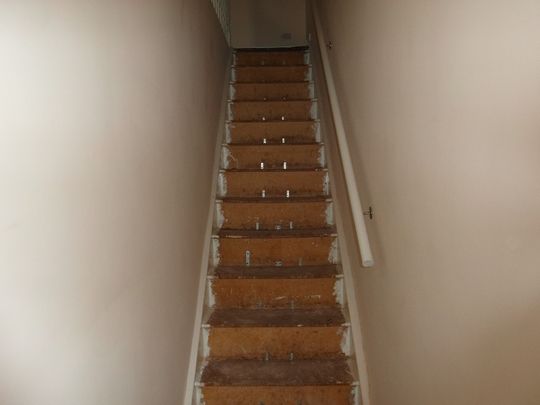 ***Available NOW* A one bedroom second floor property in the heart of Normanton Road. Providing excellent access to Derby City Centre and all local amenities. The property comprises of a large bedroom with separate bathroom, leading on to a eat in kitchen. - Photo 1