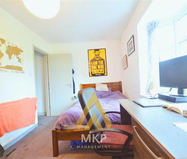 4 bedroom terraced house to rent - Photo 5