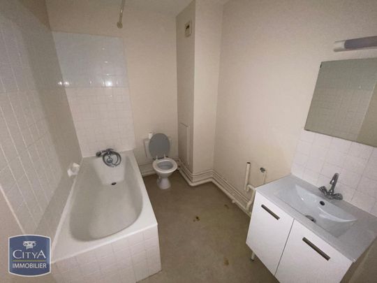Location Appartement 1 pièce 43m² POITIERS 86000 - Photo 1