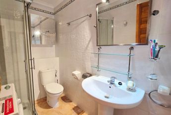 Apartment with 2 bedrooms with swimming pool LONG TERM