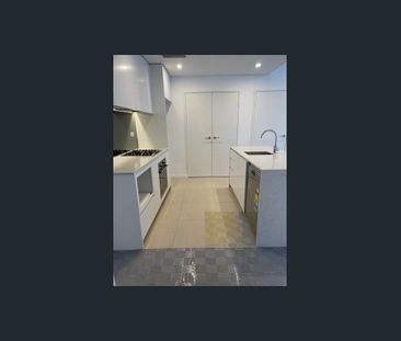 SPACIOUS ONE BEDROOM APARTMENT - Photo 5