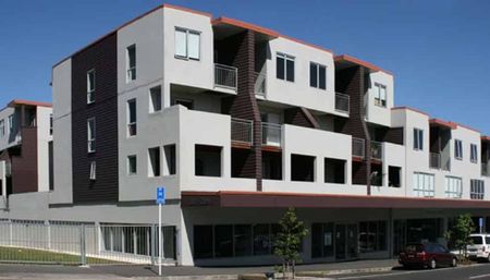 Stylish Onehunga Retreat with Pool! - Photo 5