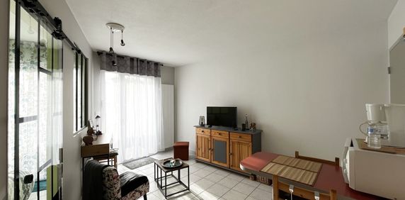 Location Appartement 2 pièces 27m² ONET LE CHATEAU 12850 - Photo 2