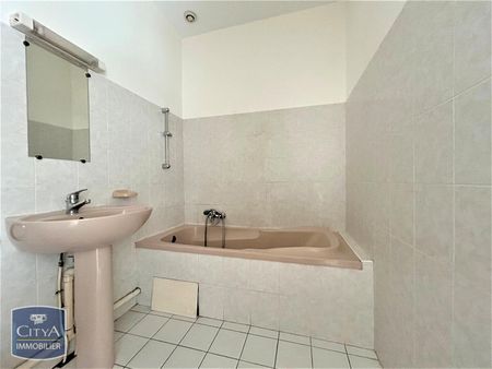 Location Appartement 3 pièces 81m² LA ROCHE CHALAIS 24490 - Photo 5