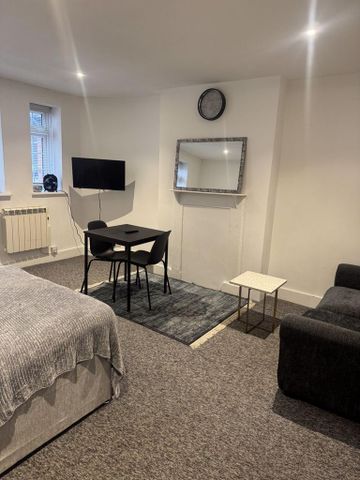 Mixed use to rent - Photo 2