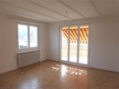 "helle moderne 4.5-Zimmer-Wohnung mit sonnigem Balkon an ruhiger Lage" - Photo 4