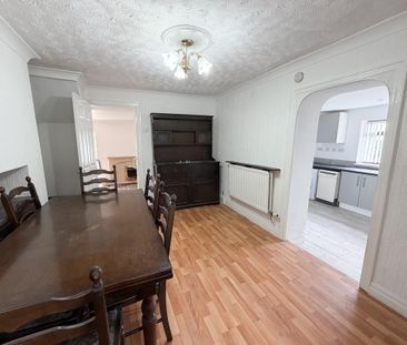 3 bedroom semi-detached house to rent - Photo 2
