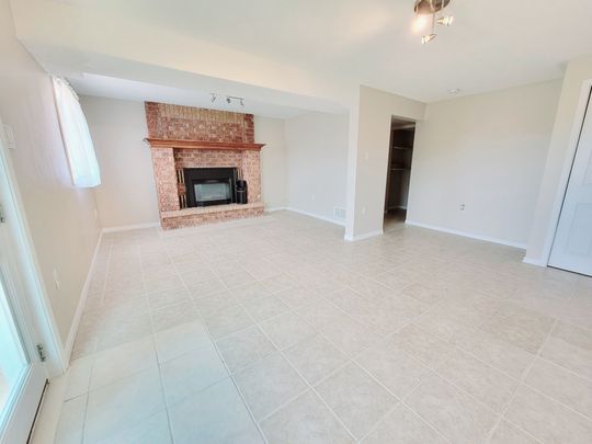 For Lease - 62 Laidlaw Drive Unit# bsmt, Barrie, Ontario - Photo 1