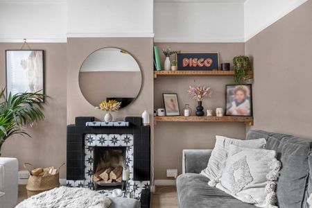 3 bedroom end of terrace house to rent - Photo 4