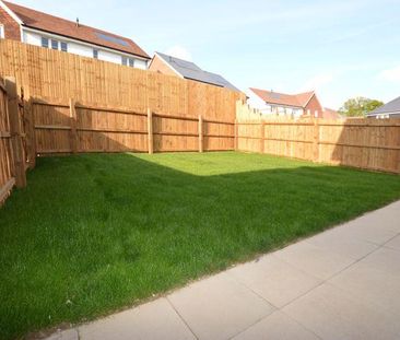 3 bedroom semi-detached house to rent - Photo 1