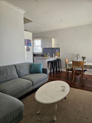 Queens Park - Photo 1