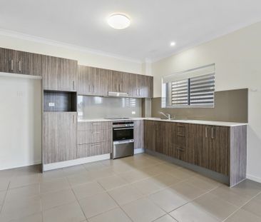 Coastal One-Bedroom Apartment just 450m to the Beach - Photo 3