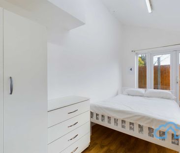 RM4 Plashet Road | Plaistow | London | E13 0PU - Photo 2