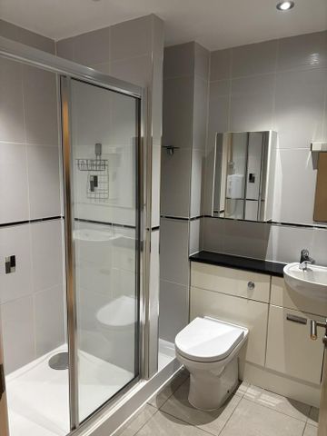 2 bedroom flat to rent - Photo 2