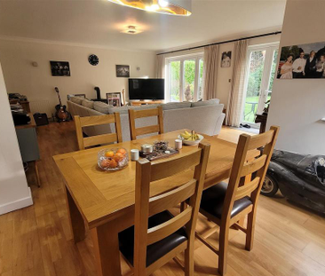 4 bedroom chalet to rent - Photo 3