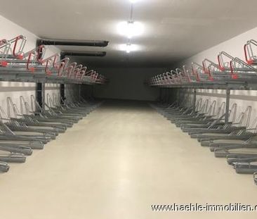 Für Studenten - Doktoranden - möblierte 3er WG Wohnung - frei ab 01... - Photo 2