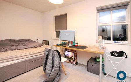 ***STUDENT PROPERTY *** A superb SIX bedroom student property which has recentyl been REFURBISHED this year. A 5 minute walk to UWE, furnished and bills included. - Photo 5