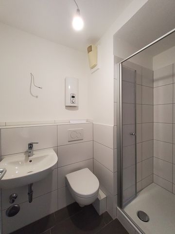 Geräumige 2-Zimmer-Wohnung mit Balkon // 3.OG links - Photo 5