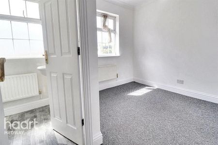 4 bedroom townhouse to rent - Photo 5