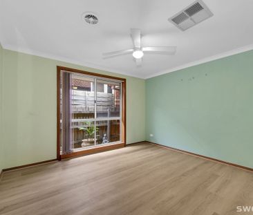 Spacious home in quiet court location - Photo 3