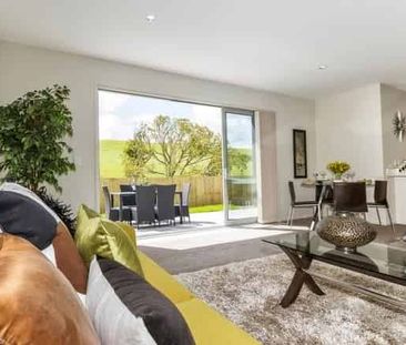 Family home in sought after street available to rent! - Photo 1