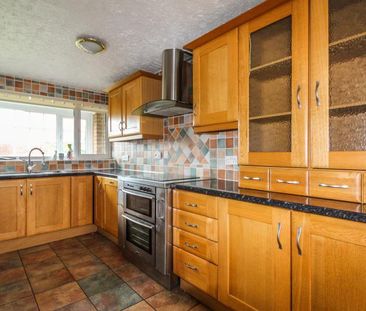 3 bedroom terraced house to rent - Photo 4