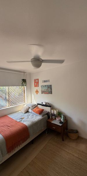 Redfern - Photo 1